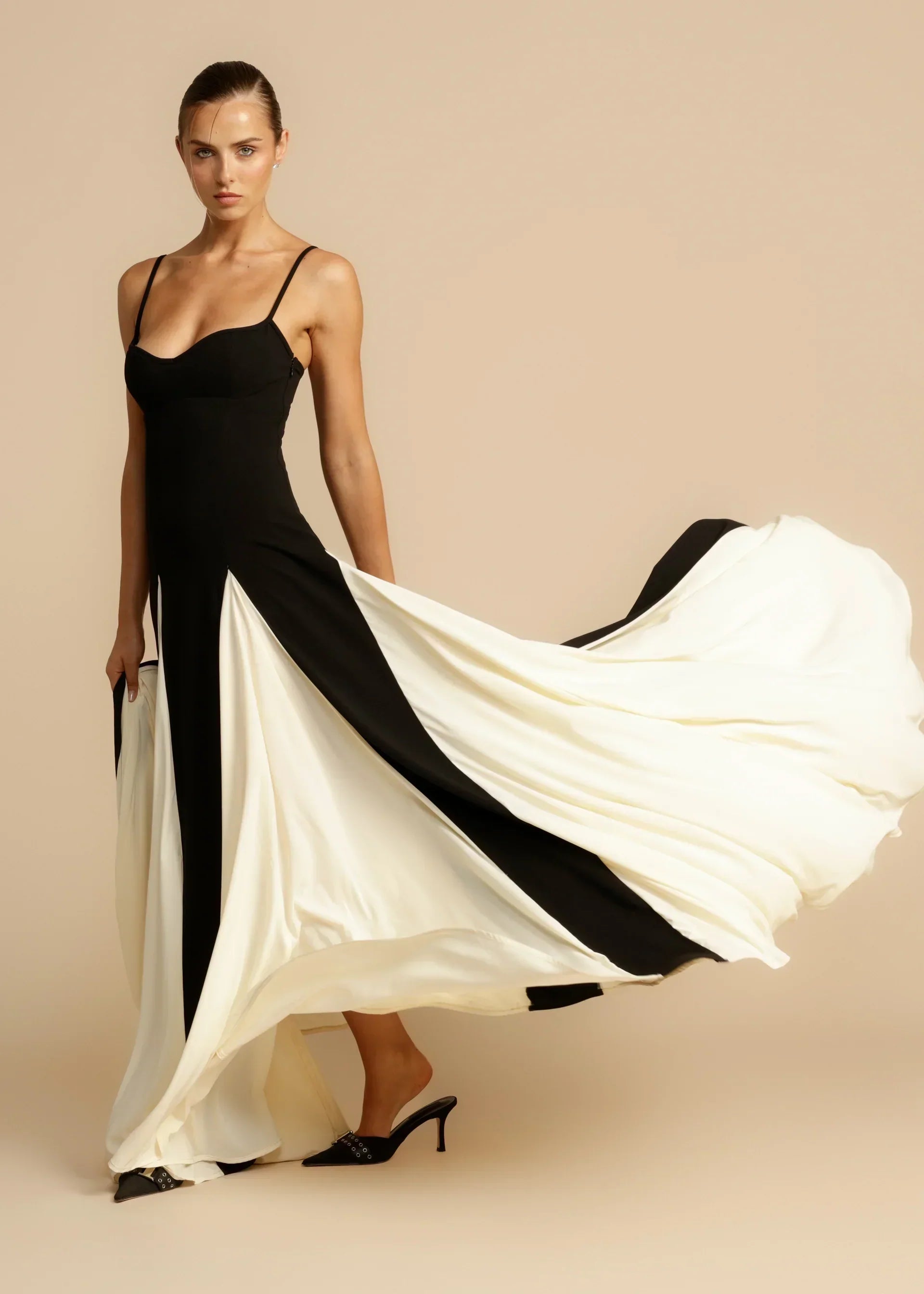 Sunly™ | Rochie Neagră & Albă
