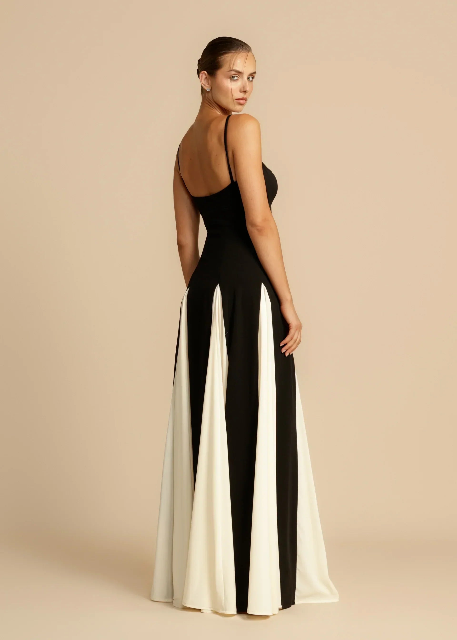Sunly™ | Rochie Neagră & Albă